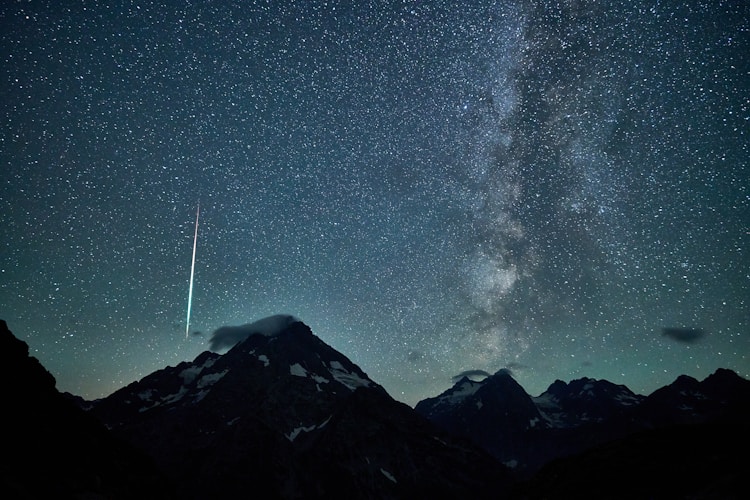 A view of the night sky with the milky in the background