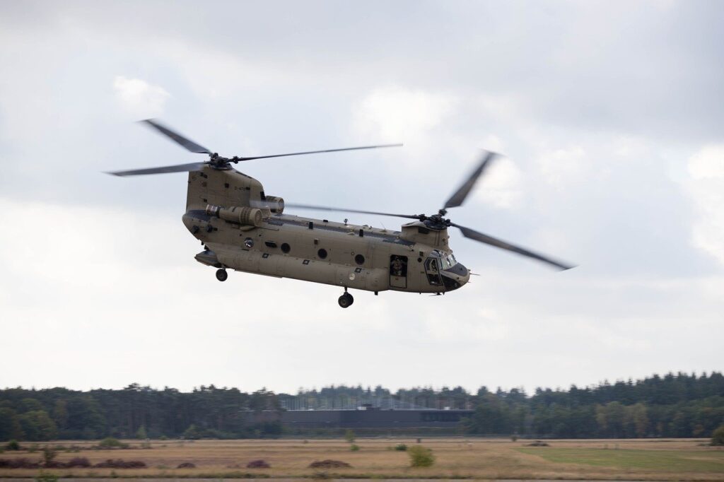 helicopter, flying, flight, military, aviation, heli, rotor, propeller, fly, chopper, transport, chinook, army, machine, airforce